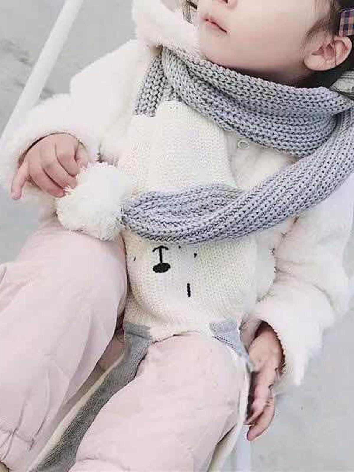 Poza produs Fular tricotat "Cute Rabbit" cu urechi aplicate